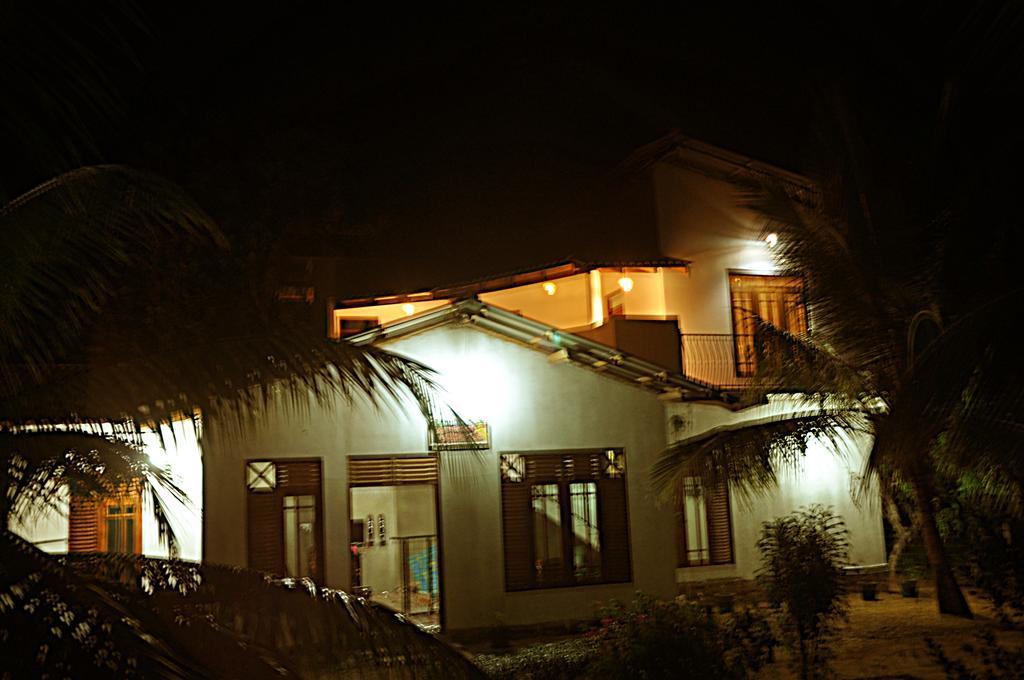 Coconut Garden House Hotel Udawalawe Exterior photo