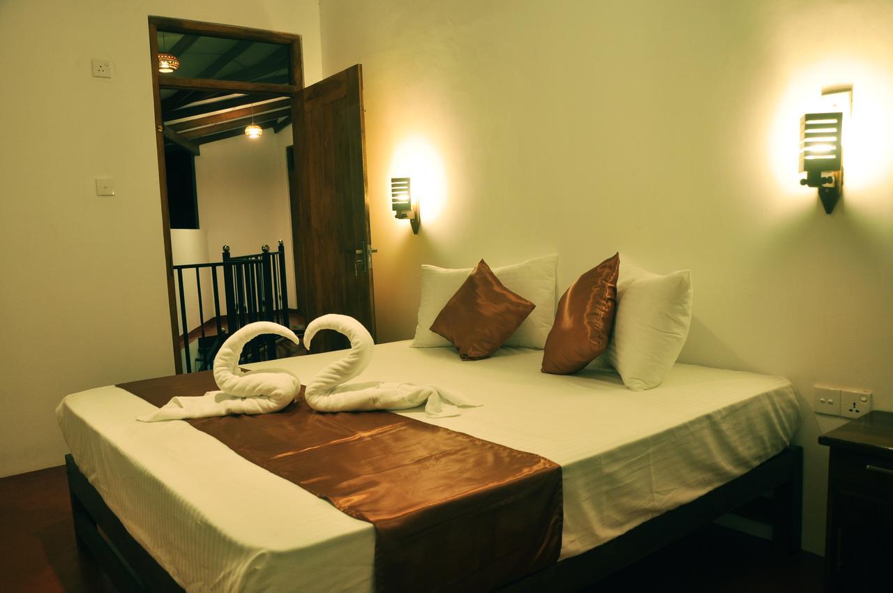 Coconut Garden House Hotel Udawalawe Exterior photo